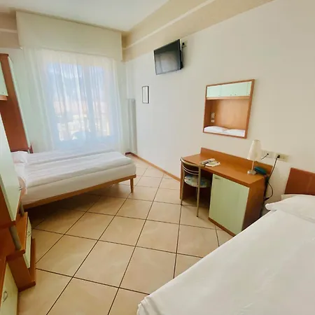 酒店 Ideal 马尔切西内